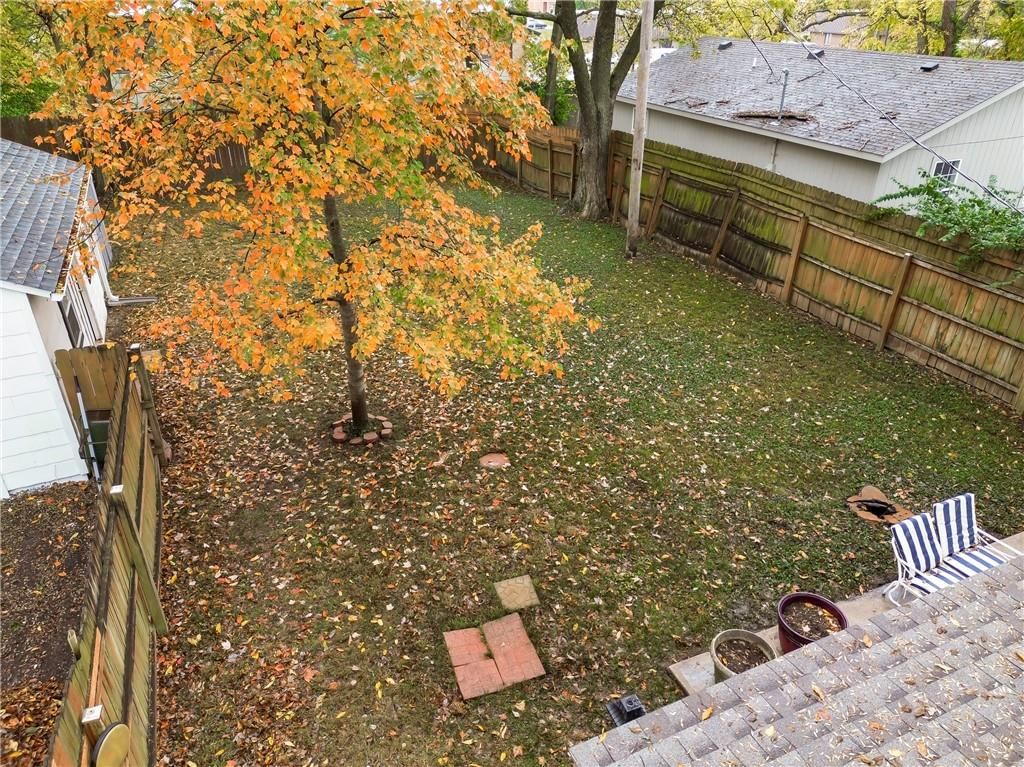 513 E Poplar Street — photo 19