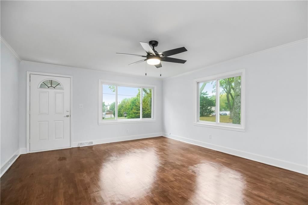 513 E Poplar Street — photo 3