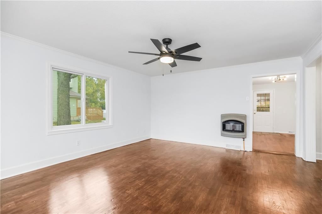 513 E Poplar Street — photo 4