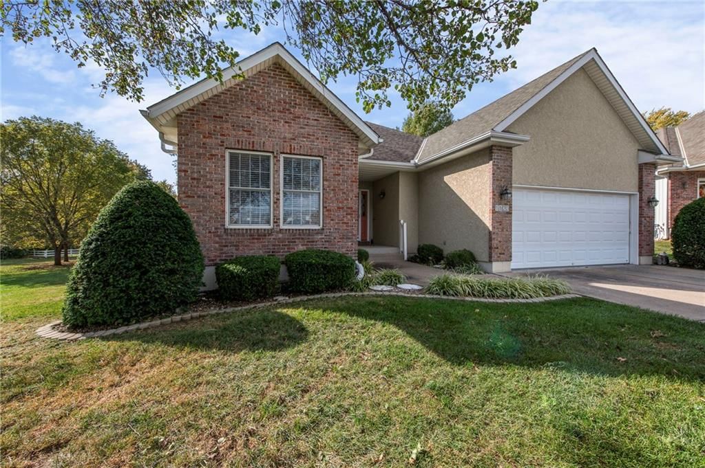 1123 SW Hoke Drive — photo 2