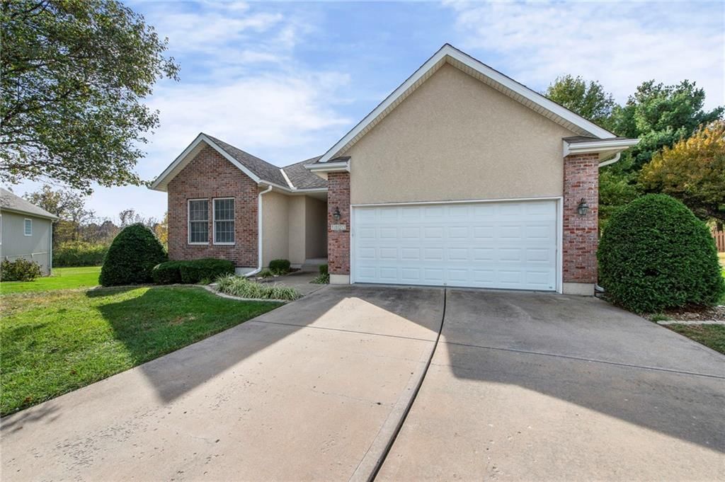 1123 SW Hoke Drive — photo 3