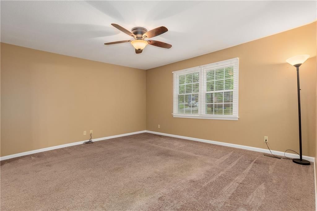 9664 Roe Avenue — photo 6