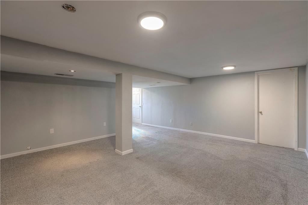 711 NE Ash Street — photo 36