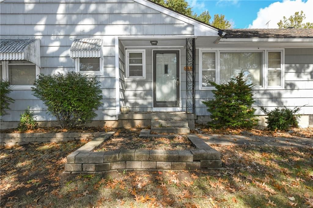 1326 E 126th Street — photo 4