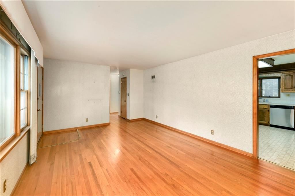 1326 E 126th Street — photo 7