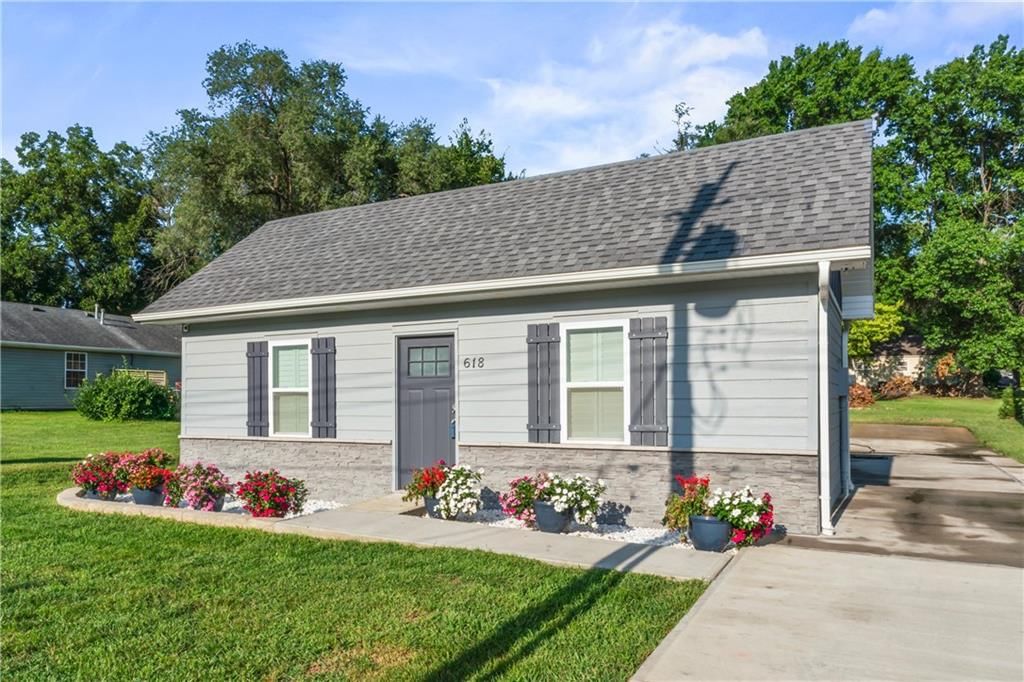 618 NW Thieme Street — photo 3