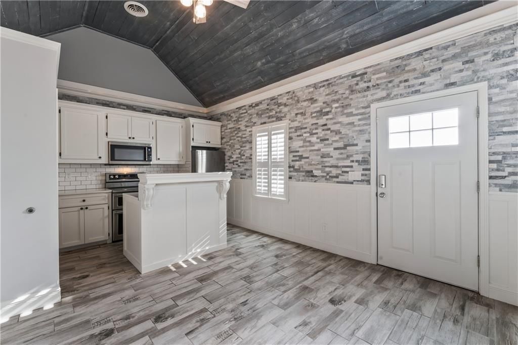 618 NW Thieme Street — photo 5