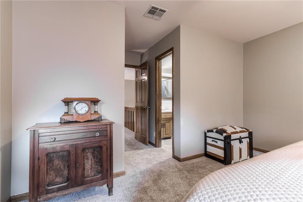 11501 Hemlock Street — photo 32