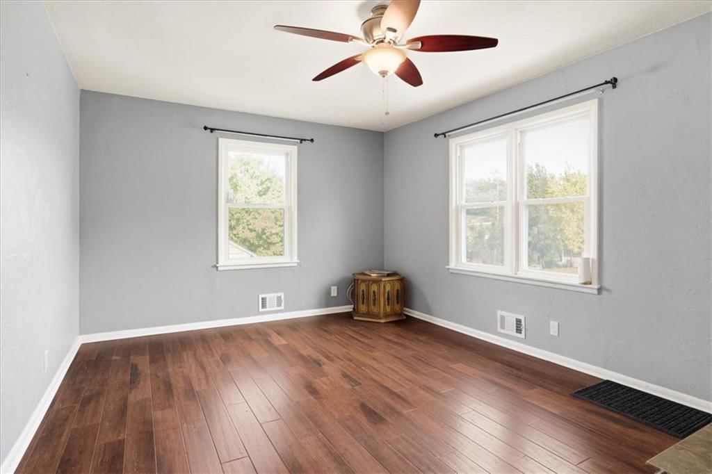 1004 Mary Kay Lane — photo 3