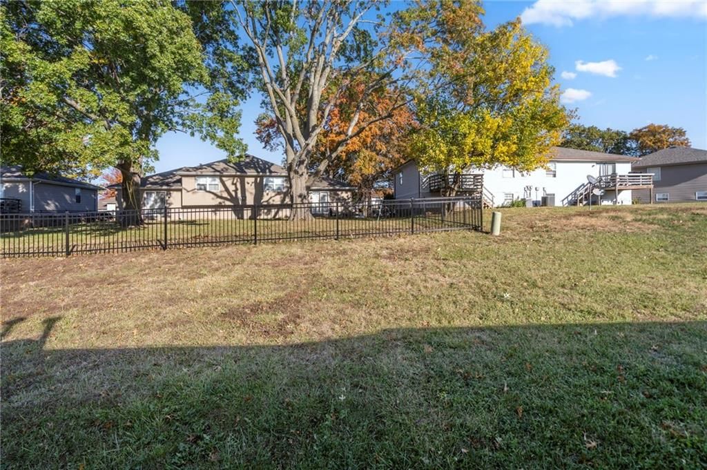 17304/17306 E 48th Terrace Court — photo 7