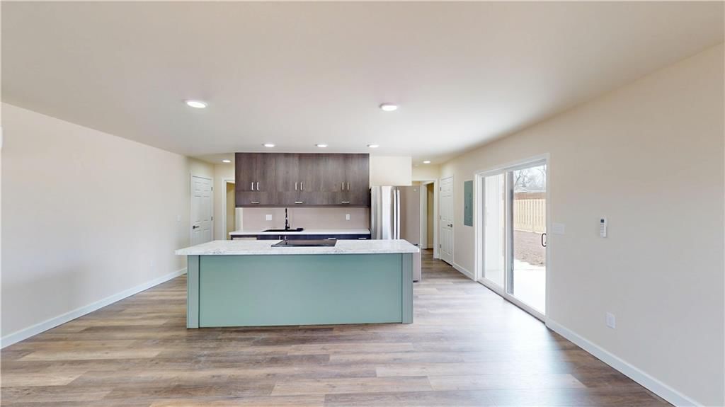 727 W Hickory Street — photo 4