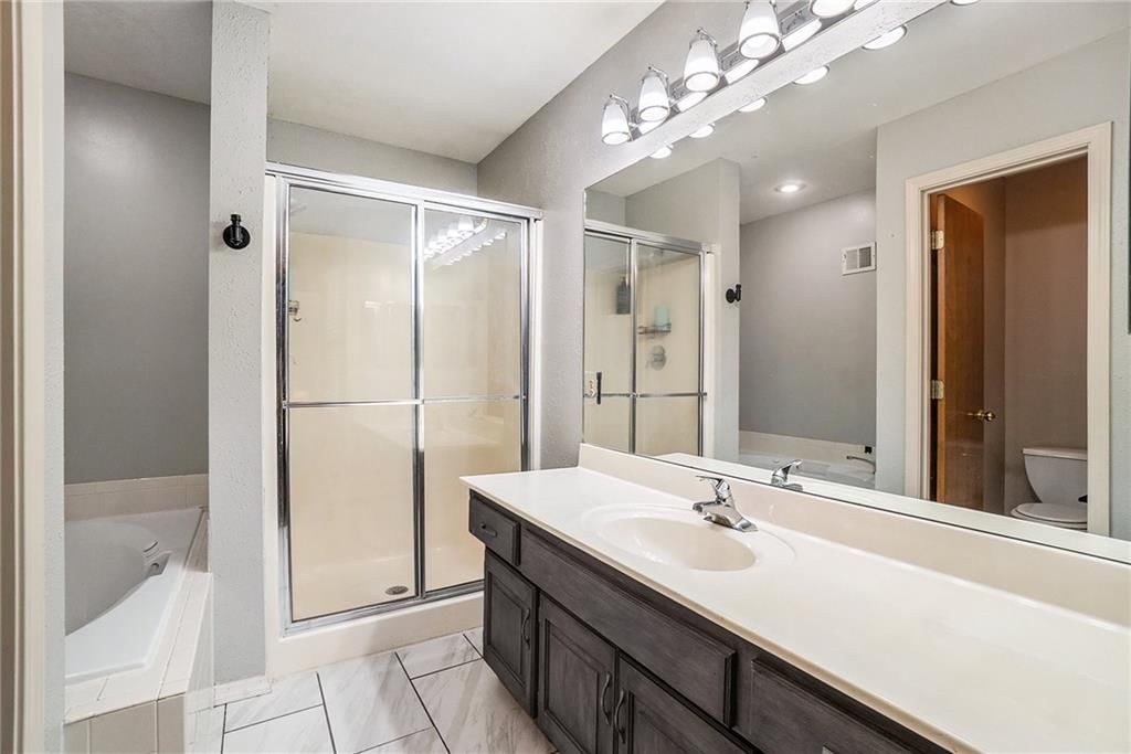 402 W 10th Street — photo 27