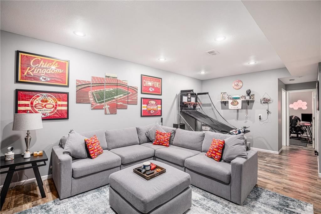 2404 SW Hickory Lane — photo 31