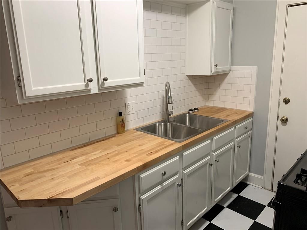 Photo 6 of 19 - 4117 Charlotte Street