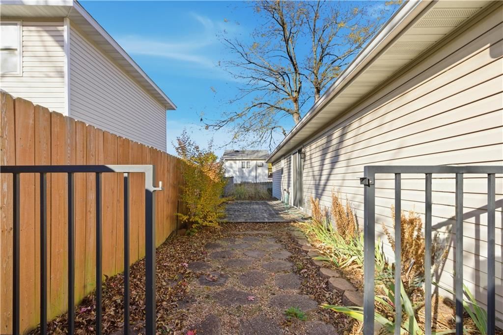 605 N West Street — photo 35