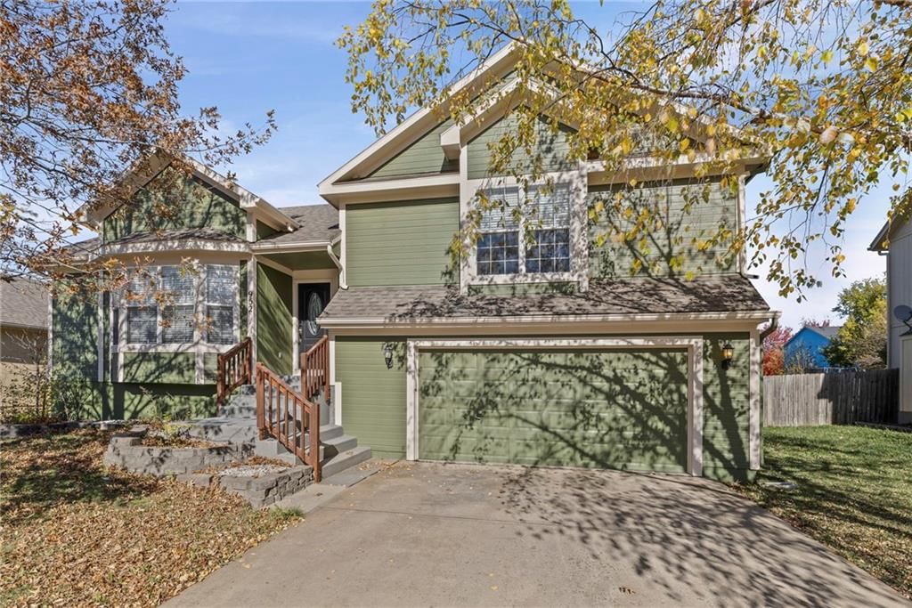 952 E Oak Crest Drive, Gardner, KS