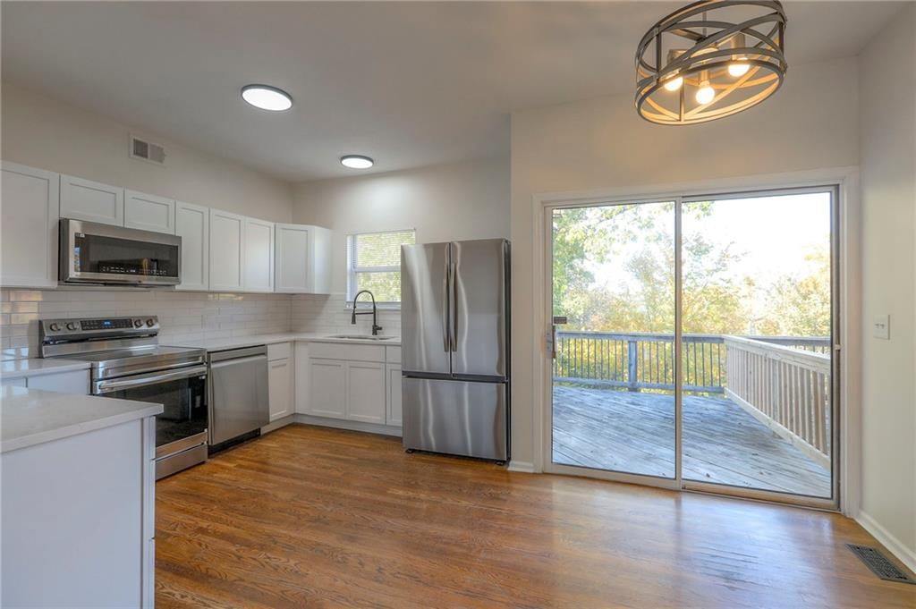 10408 E 45th Terrace — photo 8