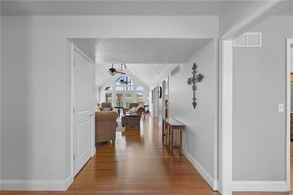 4165 Country Squire Road — photo 12