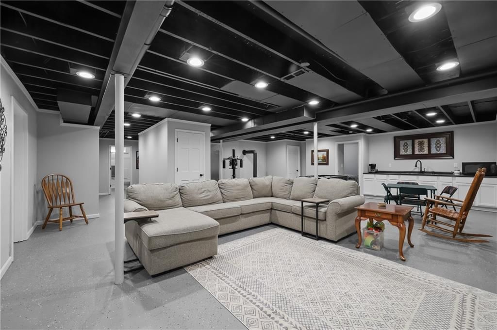 4165 Country Squire Road — photo 47