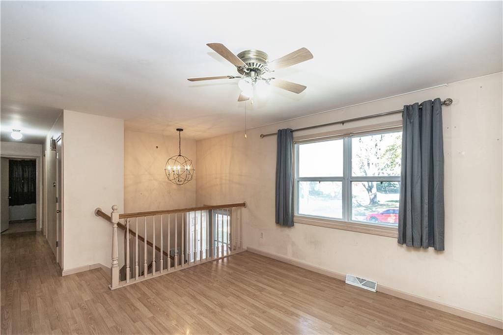 300 NE Knox Street — photo 5