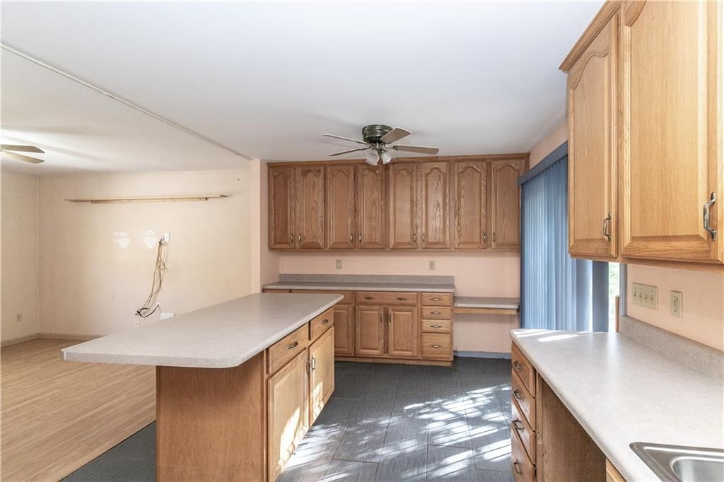 300 NE Knox Street — photo 8