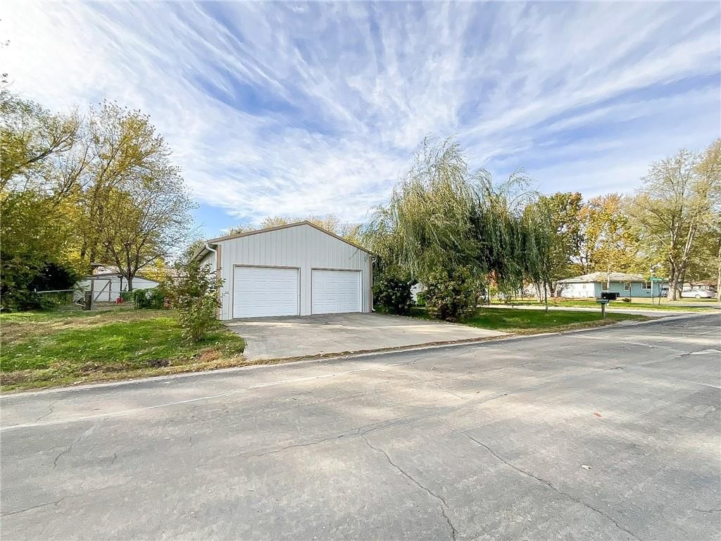 2531 Maplewood Lane — photo 3