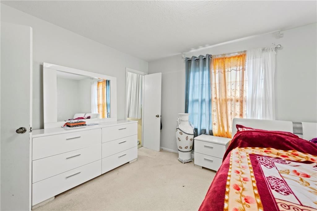 8117 Manning Avenue — photo 9