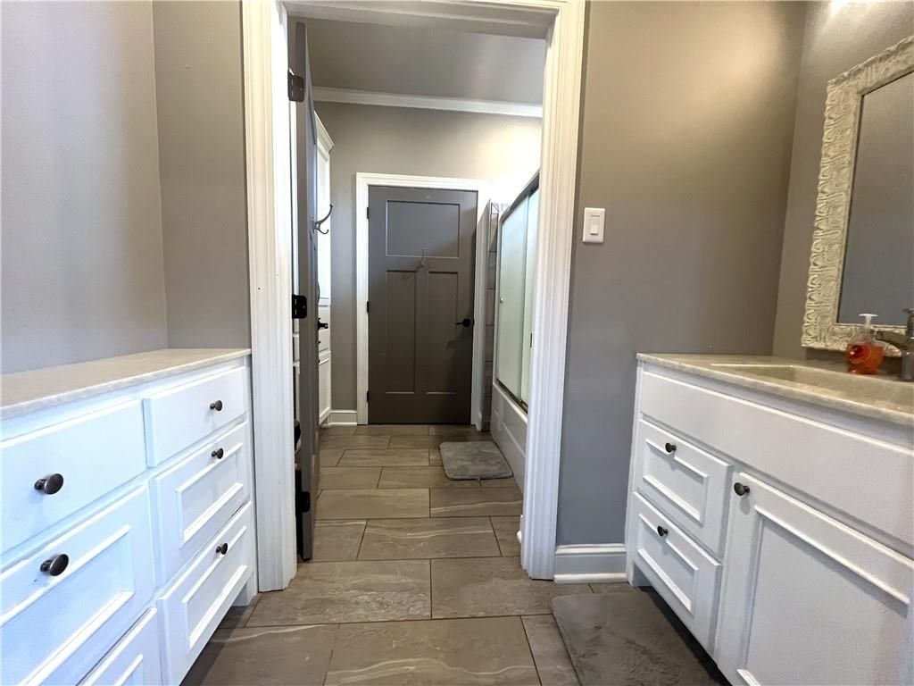 8518 Liv 503 N/A — photo 24