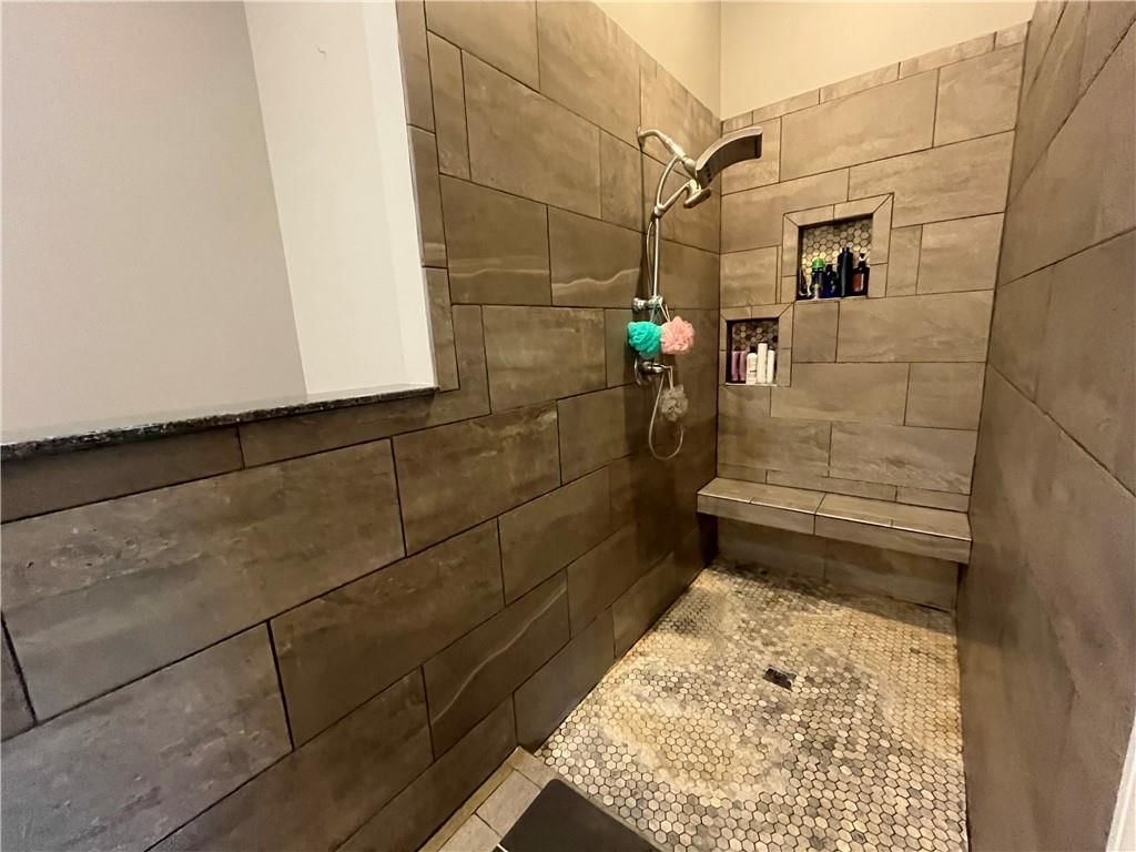 8518 Liv 503 N/A — photo 38