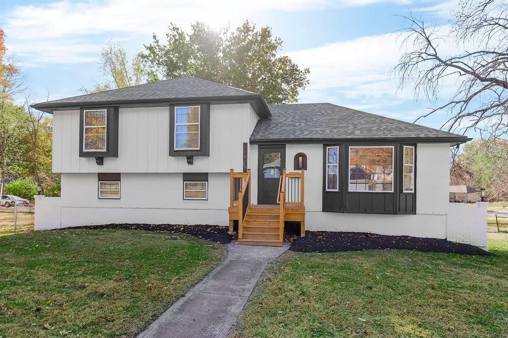 11925 Sycamore Avenue, Grandview, MO