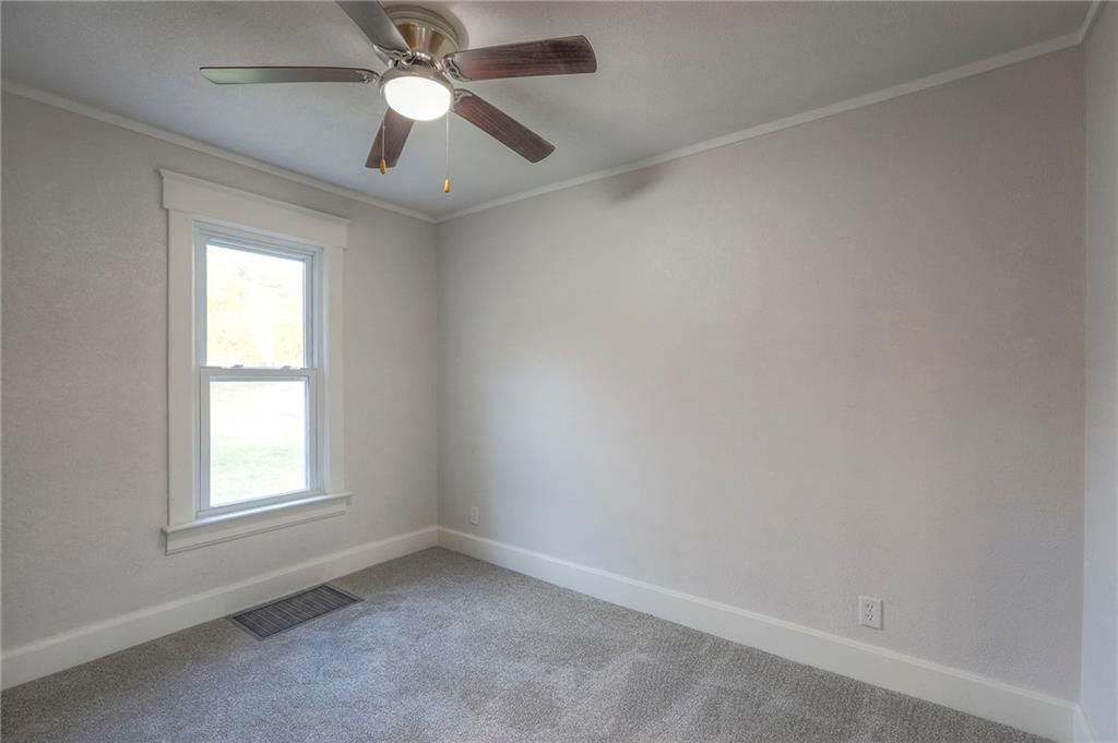 Photo 19 of 35 - 826 S Arlington Avenue