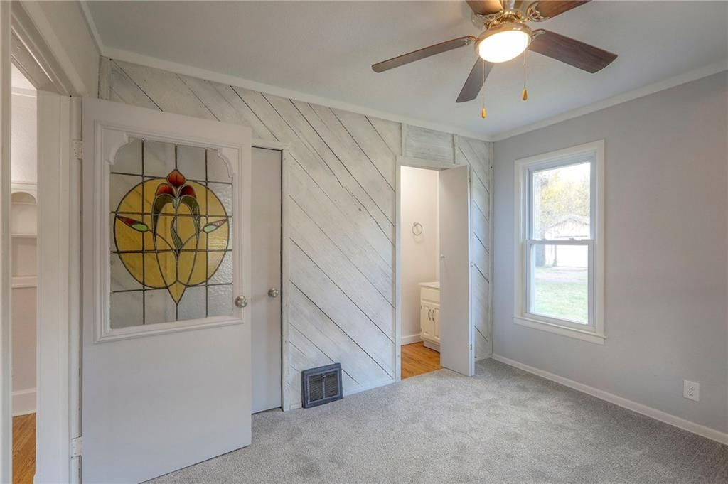 Photo 23 of 35 - 826 S Arlington Avenue