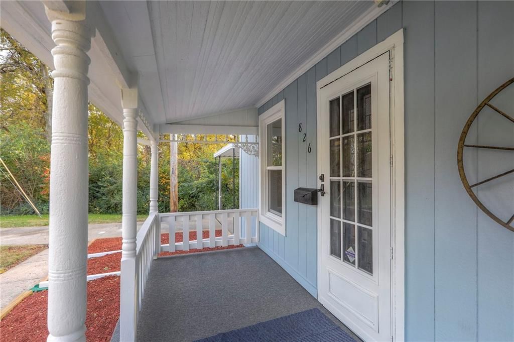 Photo 5 of 35 - 826 S Arlington Avenue