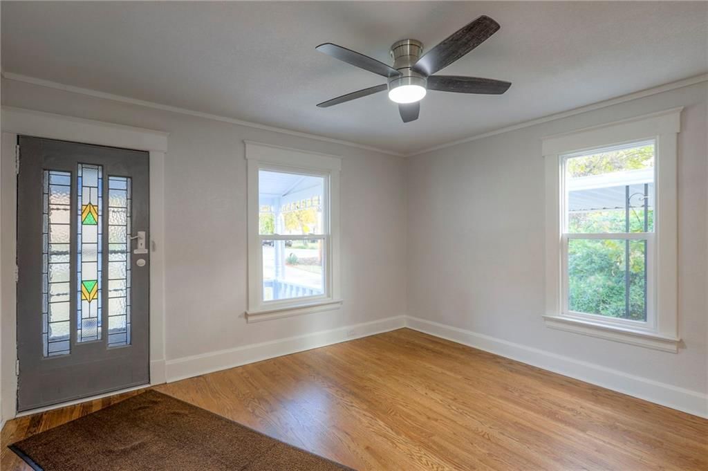 Photo 8 of 35 - 826 S Arlington Avenue