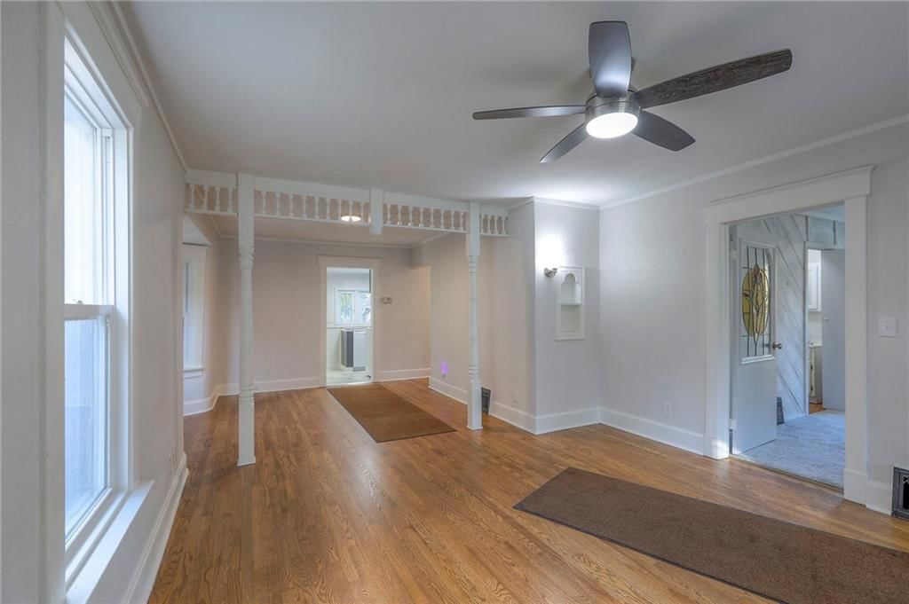 Photo 10 of 35 - 826 S Arlington Avenue