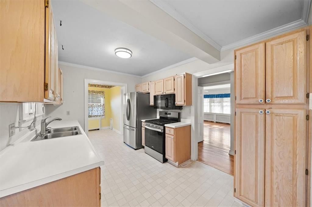 5701 Wornall Road — photo 11