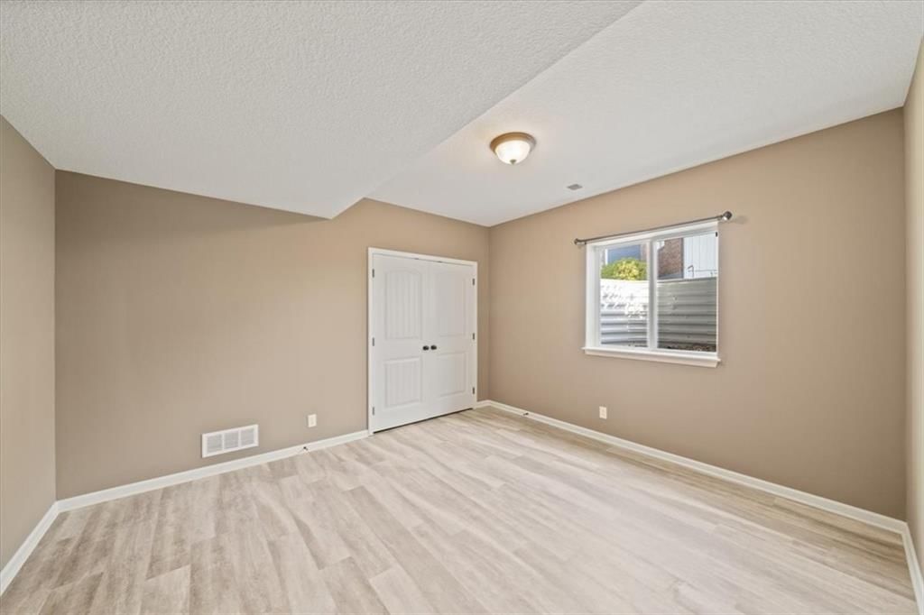 105 N Eastglen Drive — photo 21