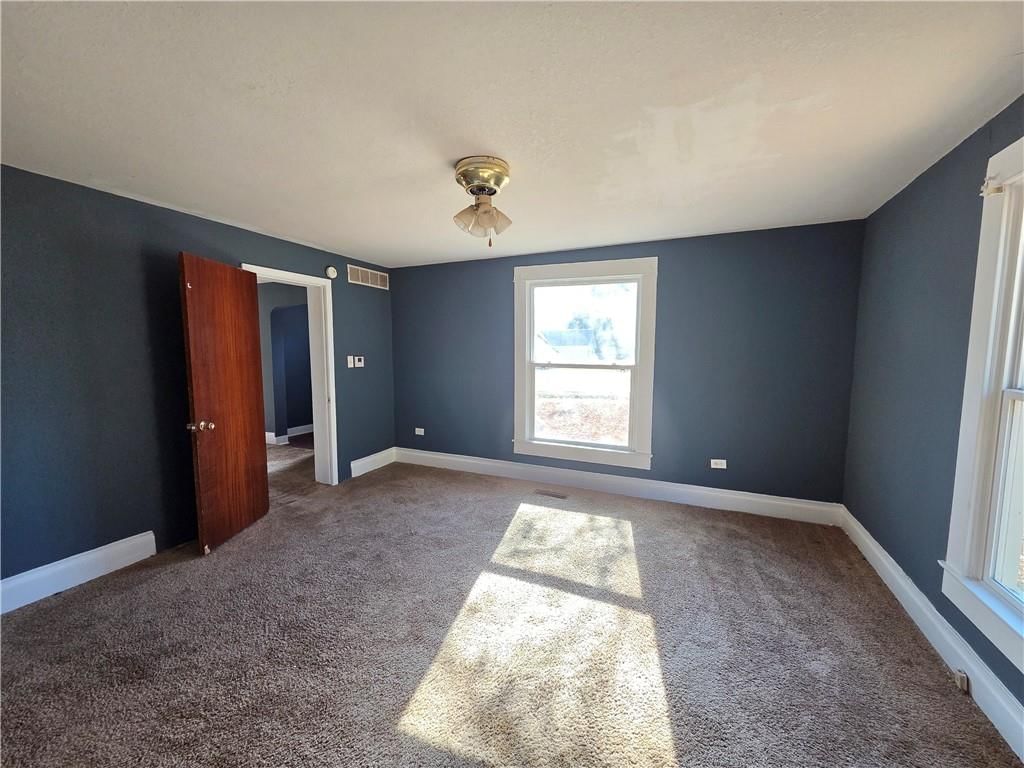 302 W Mill Street — photo 14