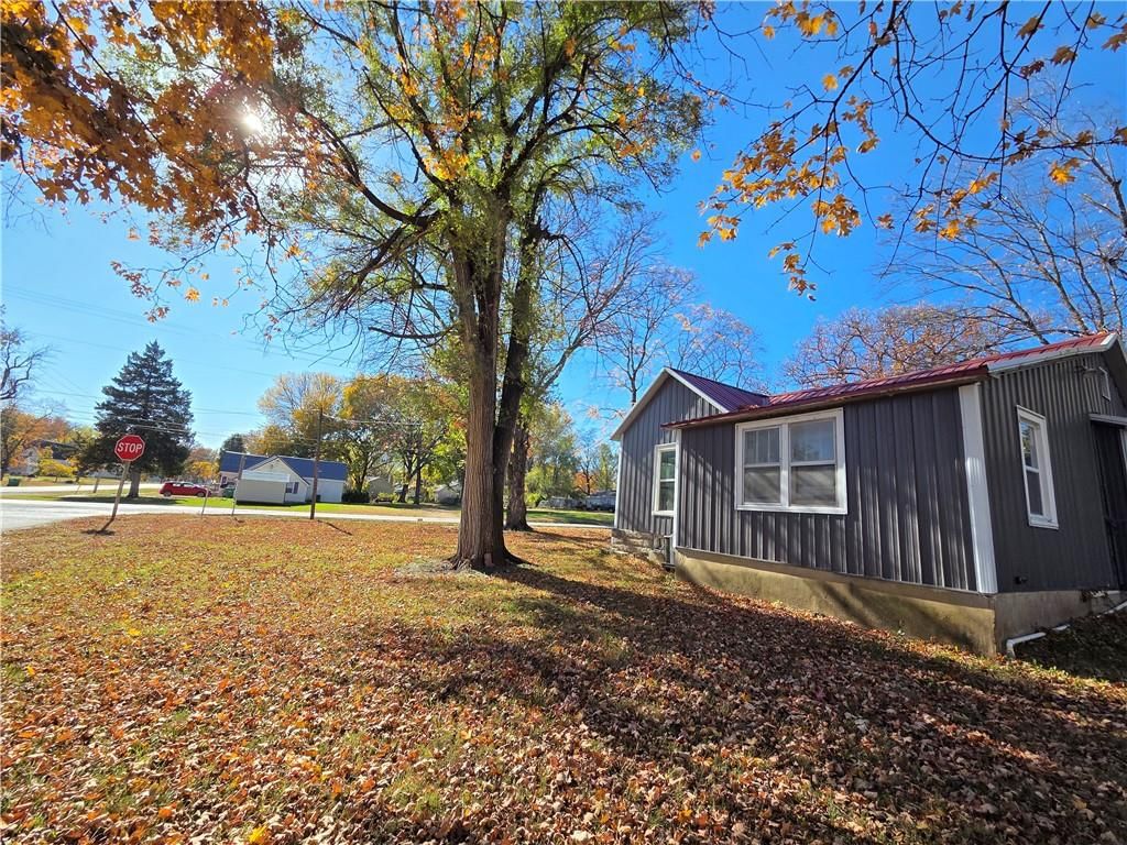 302 W Mill Street — photo 19