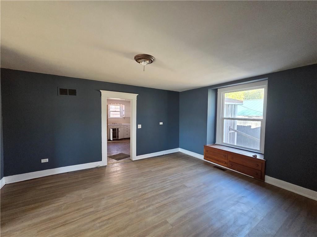 302 W Mill Street — photo 9