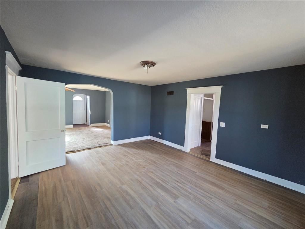 302 W Mill Street — photo 10
