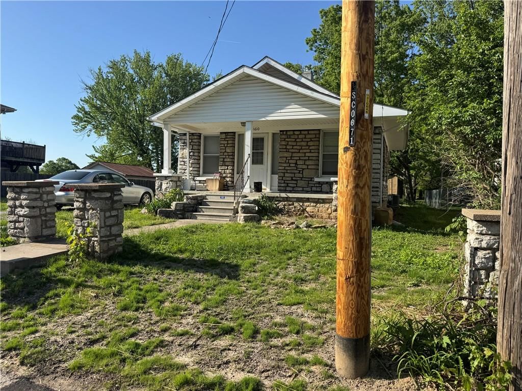 11610 Hackett Street, Sugar Creek, MO