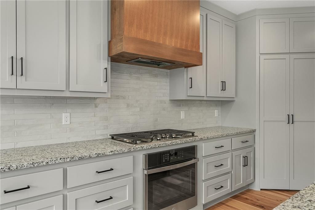 25000 W 89th Street — photo 16