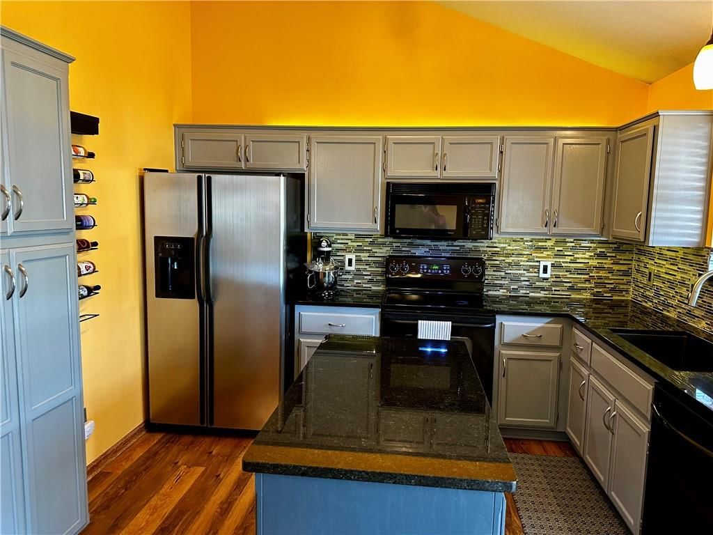 402 Greenspire Street — photo 11
