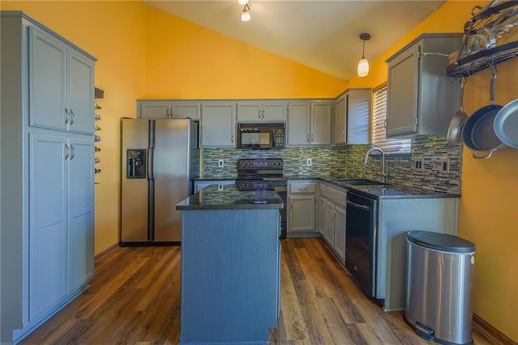 402 Greenspire Street — photo 16