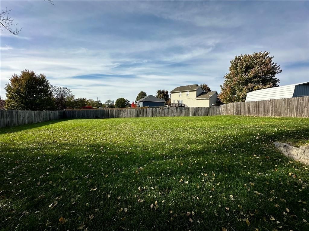 402 Greenspire Street — photo 3