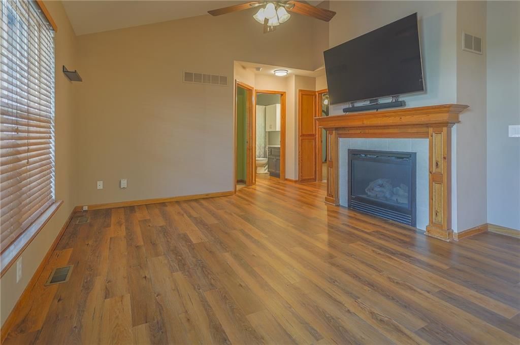402 Greenspire Street — photo 8