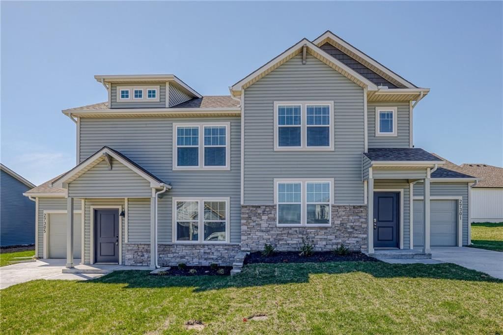 27305 Acacia Drive, Lee's Summit, MO