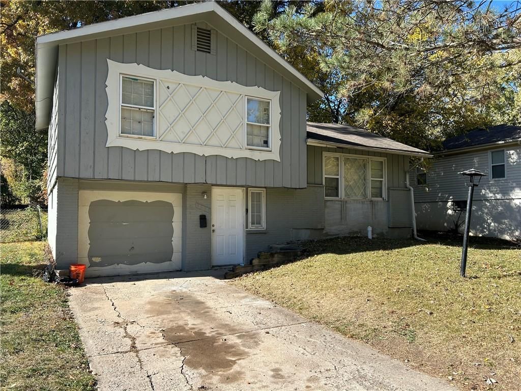 9210 Marsh Avenue, Kansas City, MO