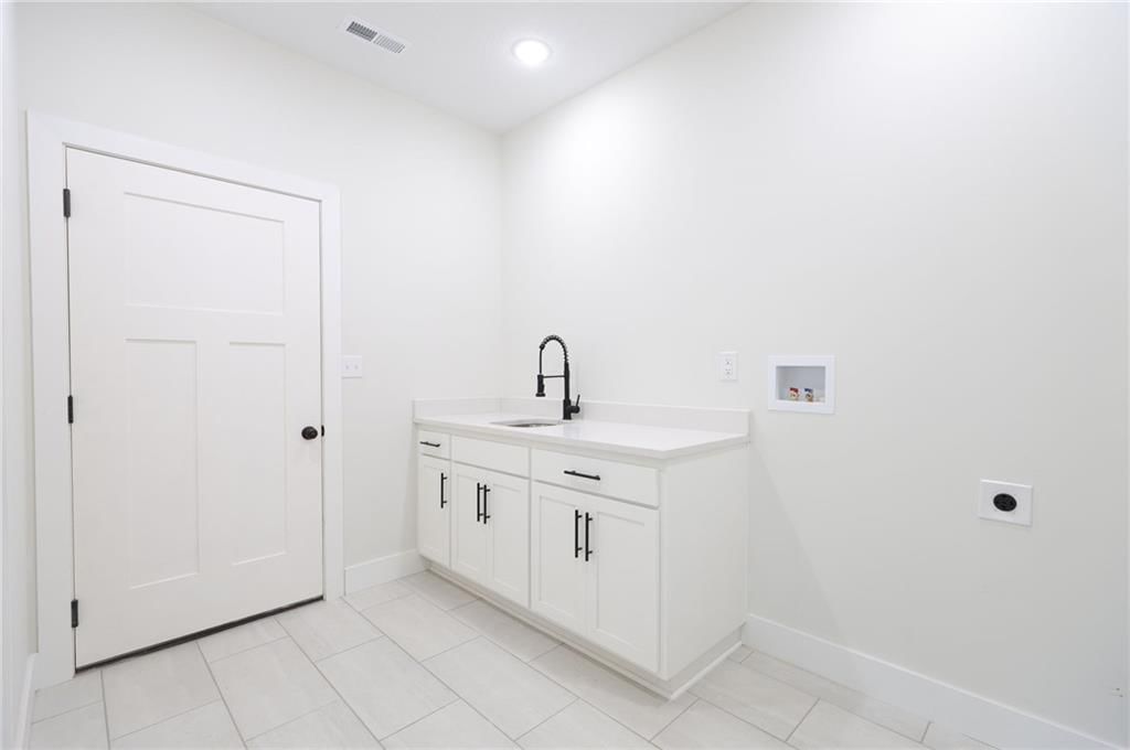 204 Sellman Street — photo 38